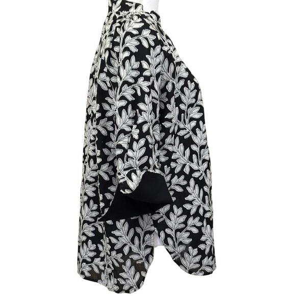 By Anthropologie black/white leaf print top, medium, graphic, edgy, statement - Picture 2 of 6